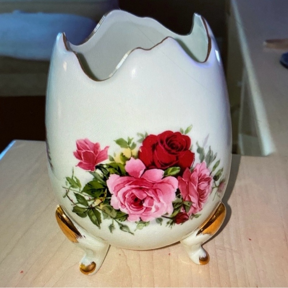 1969’s Elegant Floral Egg Vase with Gold Accents